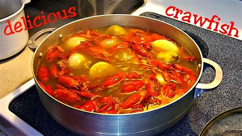 What is the best way to boil crawfish?